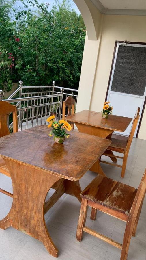 Soul Travellers Dagatan Guesthouse Badian Exterior foto