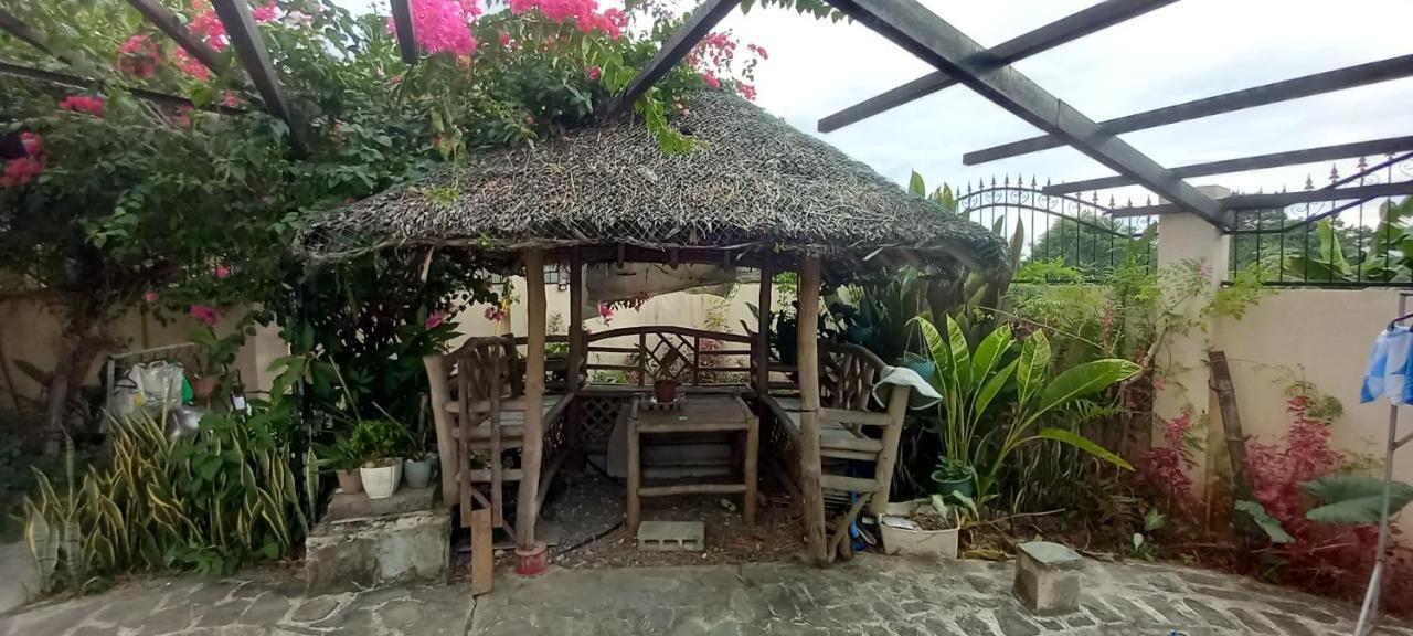 Soul Travellers Dagatan Guesthouse Badian Exterior foto